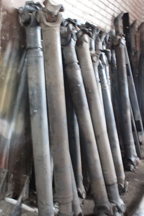 Кардан Карданний вал для тягача (різної довжини)