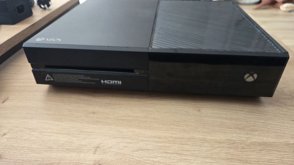 XBOX ONE z kinect i padami
