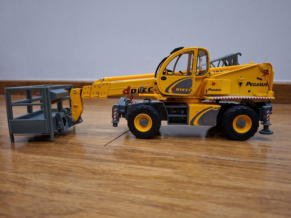 Model ładowarki obrotowej Dieci Pegasus ROS 1:32