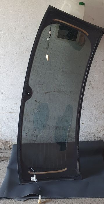 Заднє стікло Тойота Авенсіс  2008 р