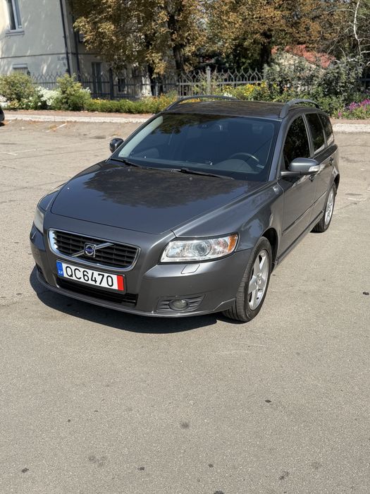 Продам Volvo v50 2.4 D5