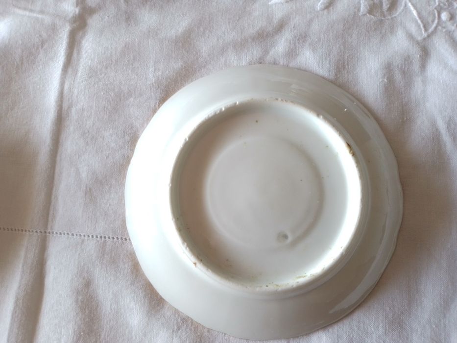 Chávenas café antigas em porcela