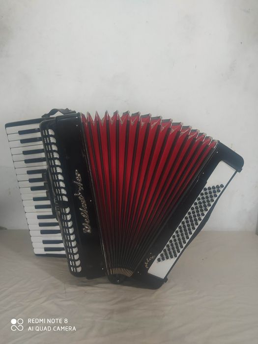 Акордеон Weltmeister Caprice 3/4 34/80