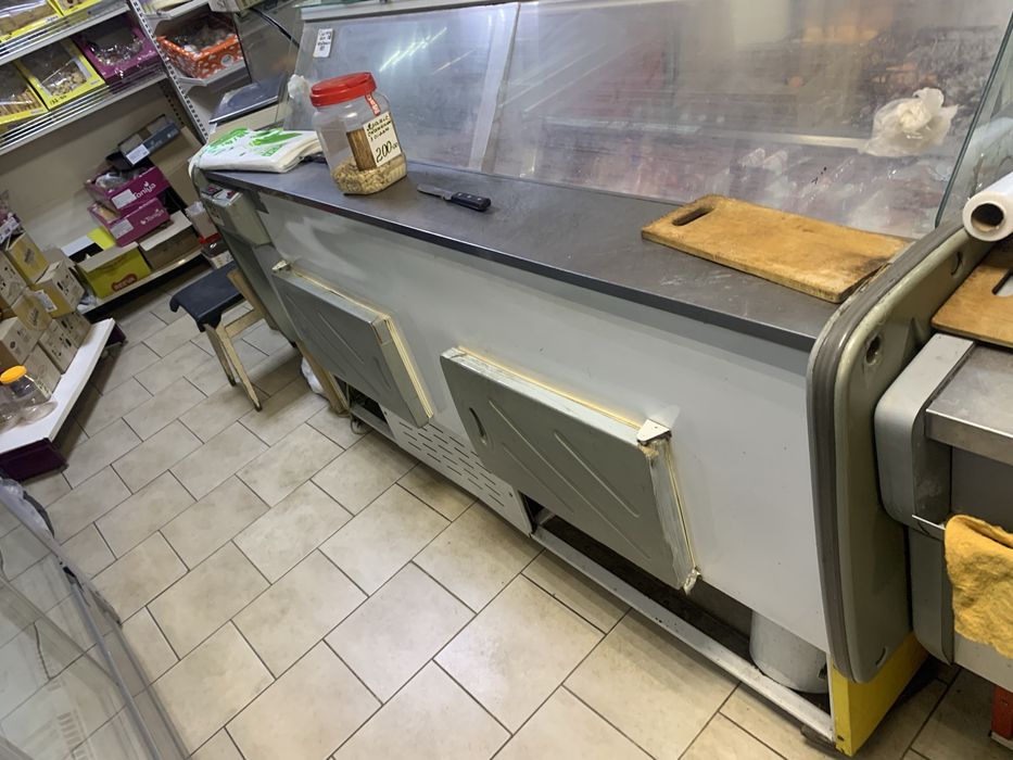 Холодильна вітрина