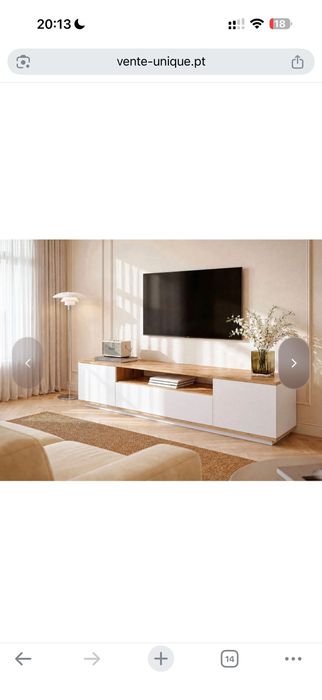 Móvel de TV com 3 portas e 1 nicho branco e natural