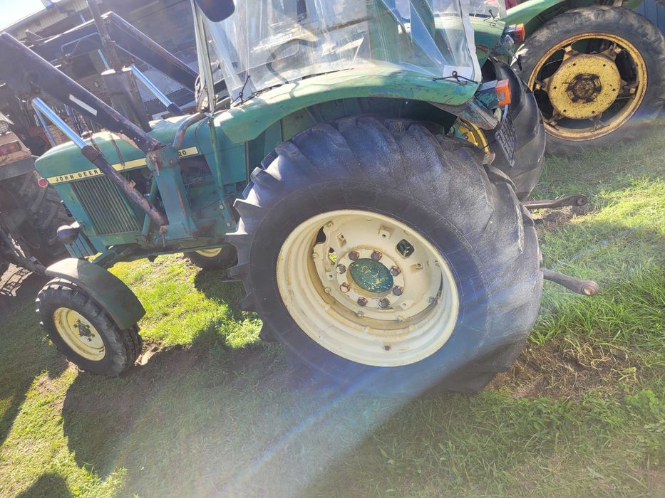 Ciągnik rolniczy John Deere 2020