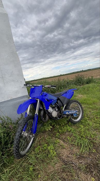 Yamaha yz  125 .
