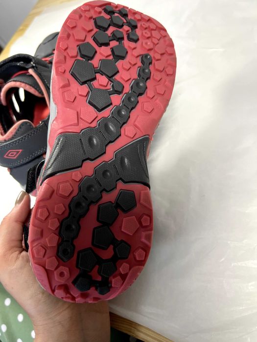 Sandały sportowe turystyczne buty rozmiar 38 Umbro