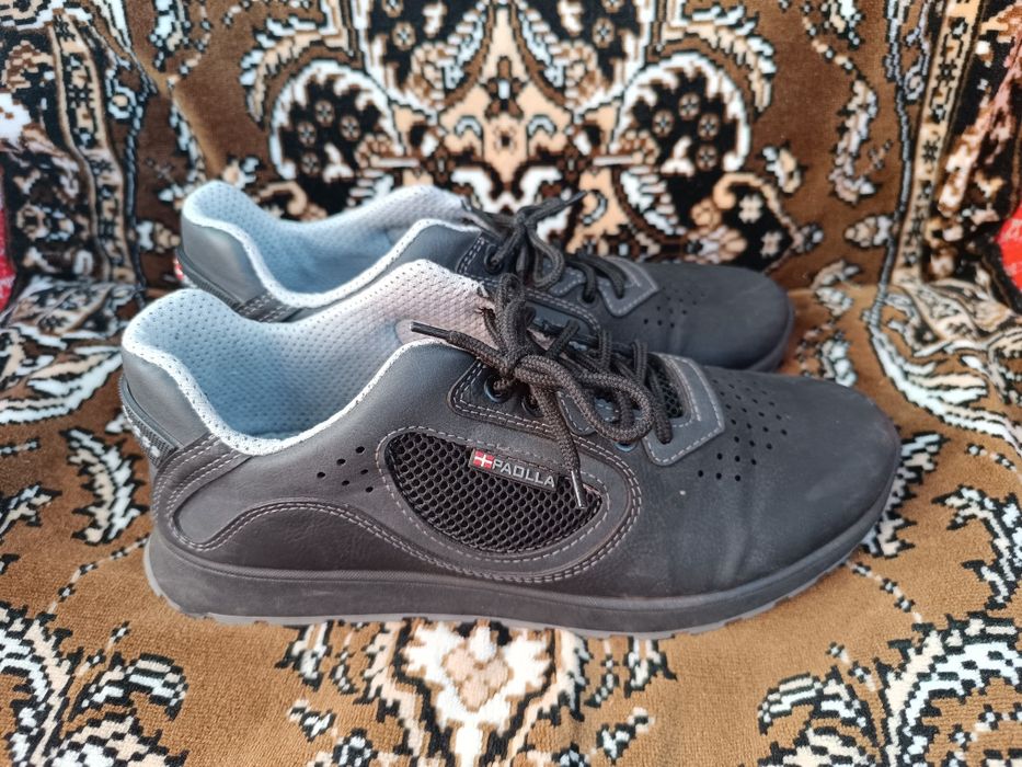 Продам кроссовки