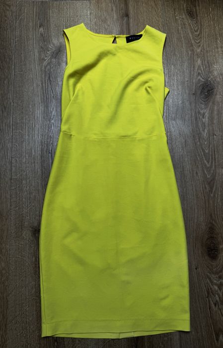 Żółta elegancka sukienka Mohito 36 wyciete plecy obcisla