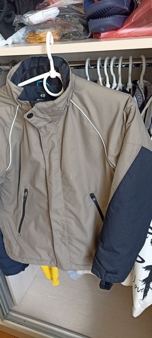 Продам осінню куртку