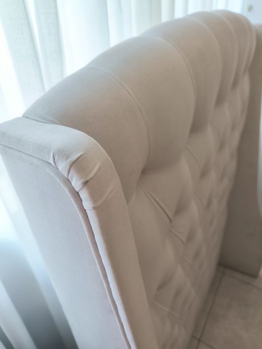 Cabeceira estofada para cama – confortável e sofisticada