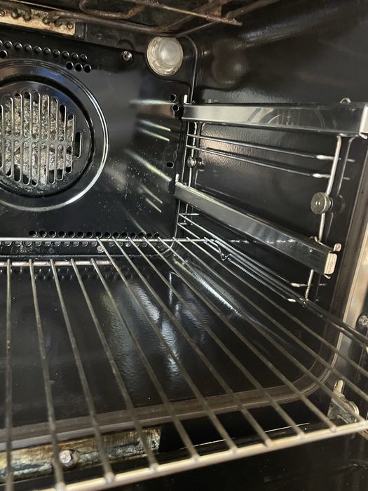 Продам вбудовану електричну духову шафу + склокерамічну варильну поверхню Privileg 30530