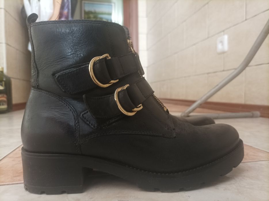 Черевики взуття шкіряні 39 р.