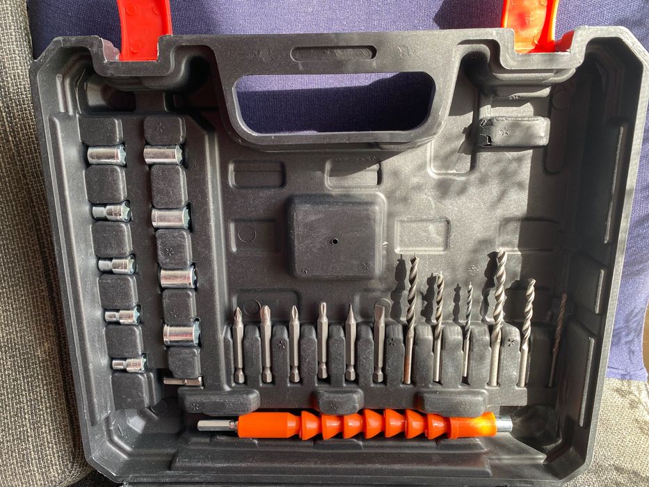 Aparafusadora Electrica com duas baterias 12V