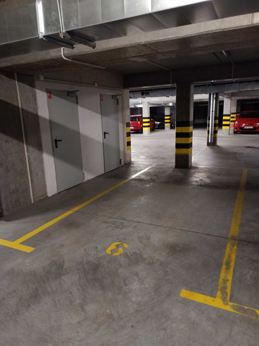 Wynajmę miejsce parkingowe w hali garażowej Reda ul. Morska 30