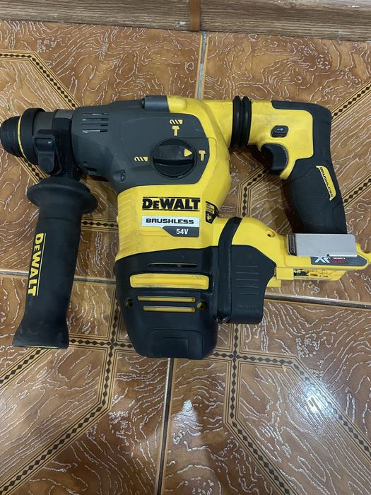 Перфоратор DeWALT