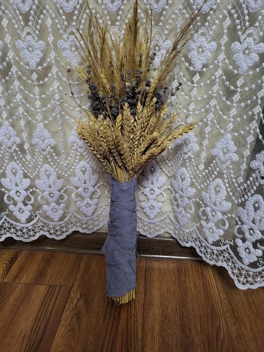 Дідух з натуральних сухоцвітів та колосків — ручна робота