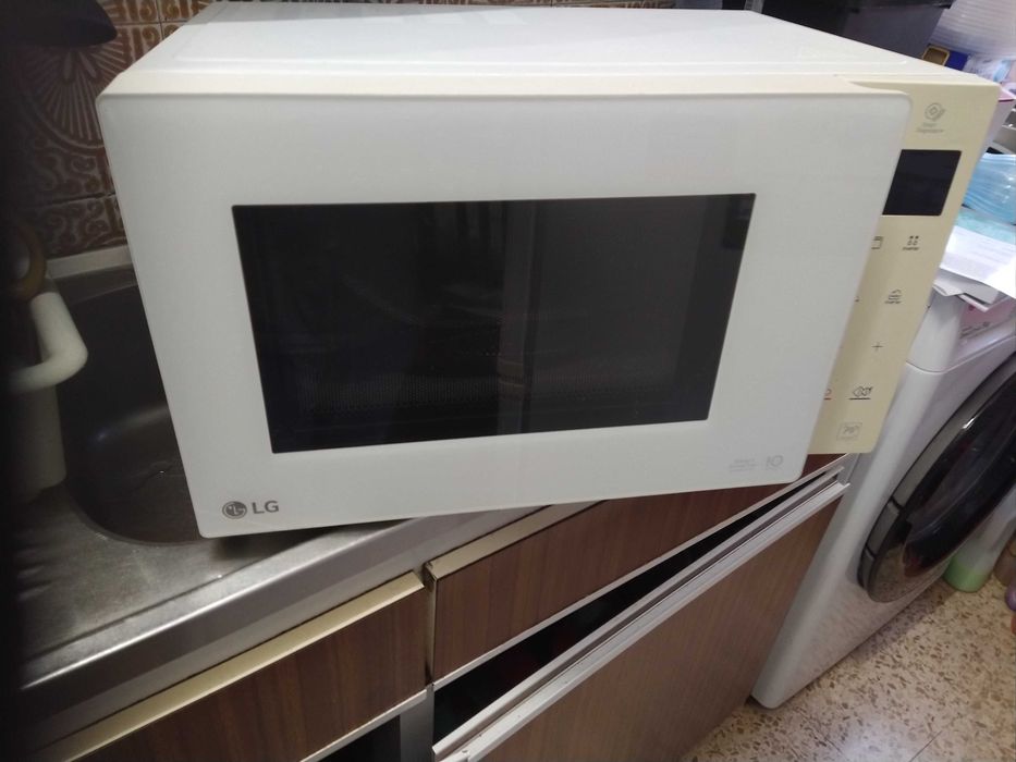 Microondas LG de 21 litros