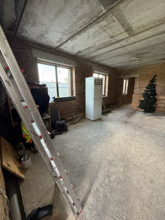 Продам Дом с гаражем(с комуникациями) 12 соток