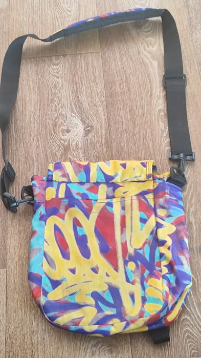 Сумка через плече Eastpak