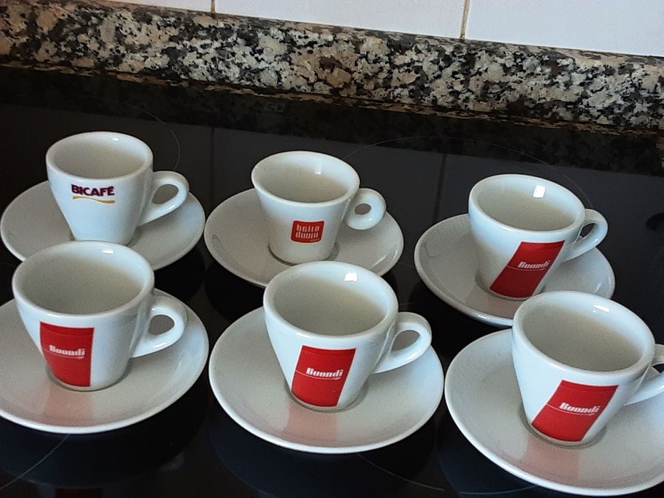 6 chávenas  de café  sortidas  porcelana da SPAL