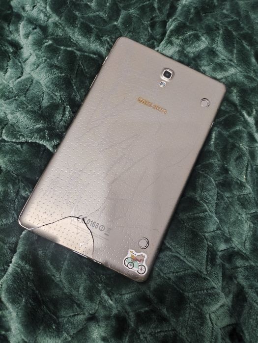 Tablet Samsung SM-T700 na części uszkodzony