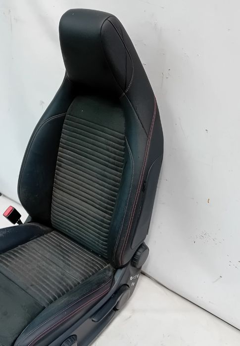 Banco frente esquerdo MERCEDES-BENZ GLA (X156)