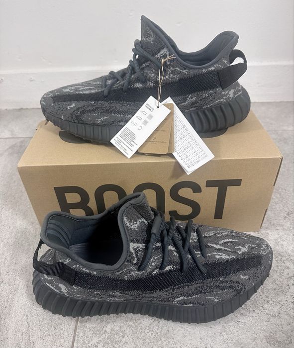 Adidas Yeezy Boost 350 V2 Dark Salt