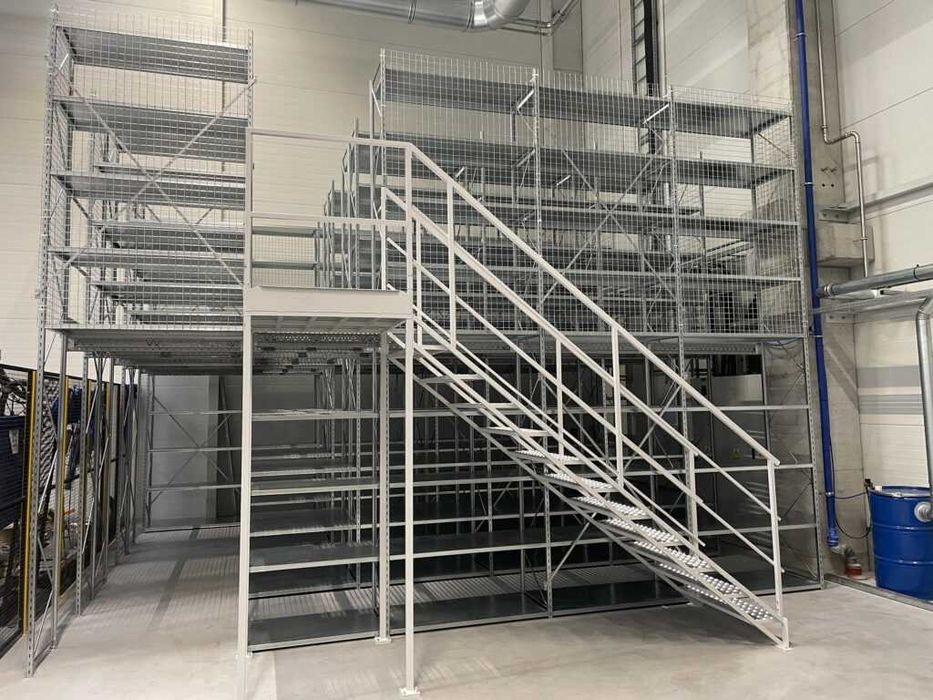 Antresola przemysłowa metalowa AM3 – 60 m2