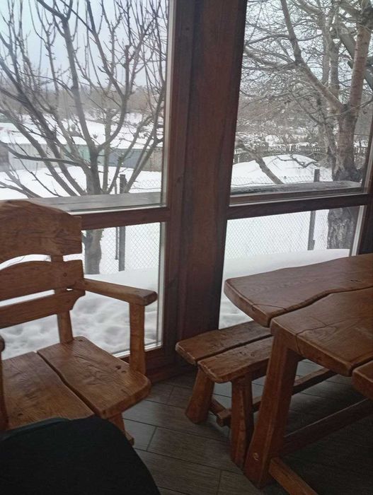 Дерев'яний будиночок з банею подобово, також є мангал та альтанка