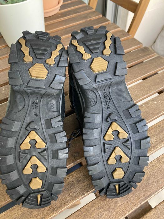 Botas de caminhada, tamanho 41, como novas