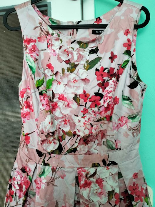 Sukienka w kwiaty Orsay