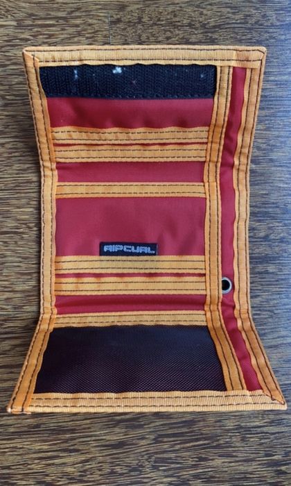 Carteira rip curl vermelha bom estado