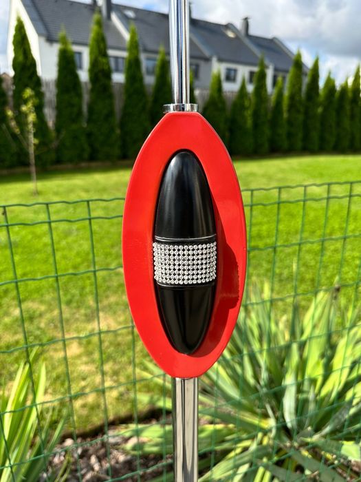 Lampa stojaca z ozdobną