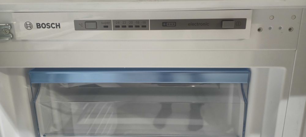 Zamrażarka Bosch Serie 6 GIV11AFE0