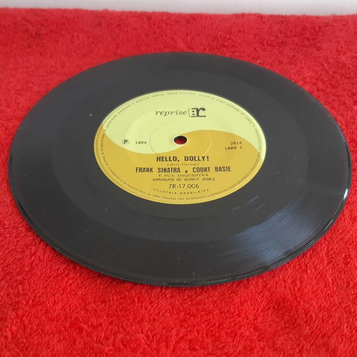 Disco Vinil Single Frank Sinatra e Count Basie - Hello, Dolly! / More
