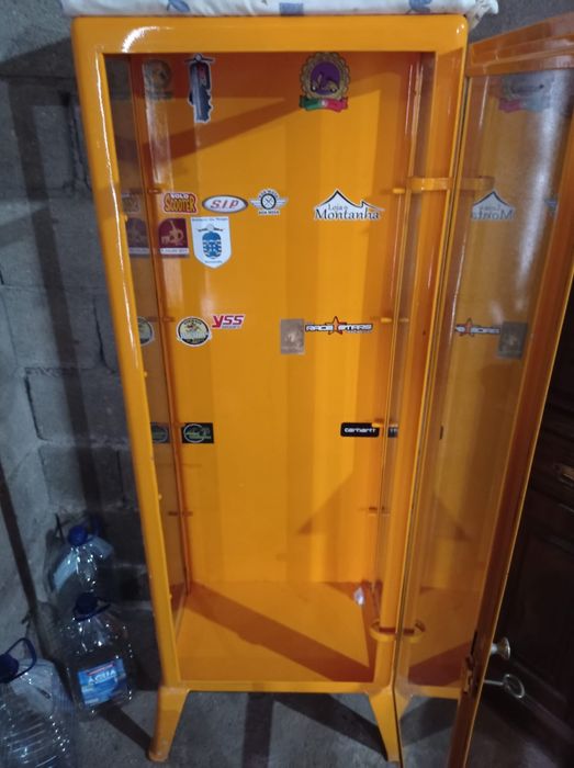 Vitrine metálica antiga