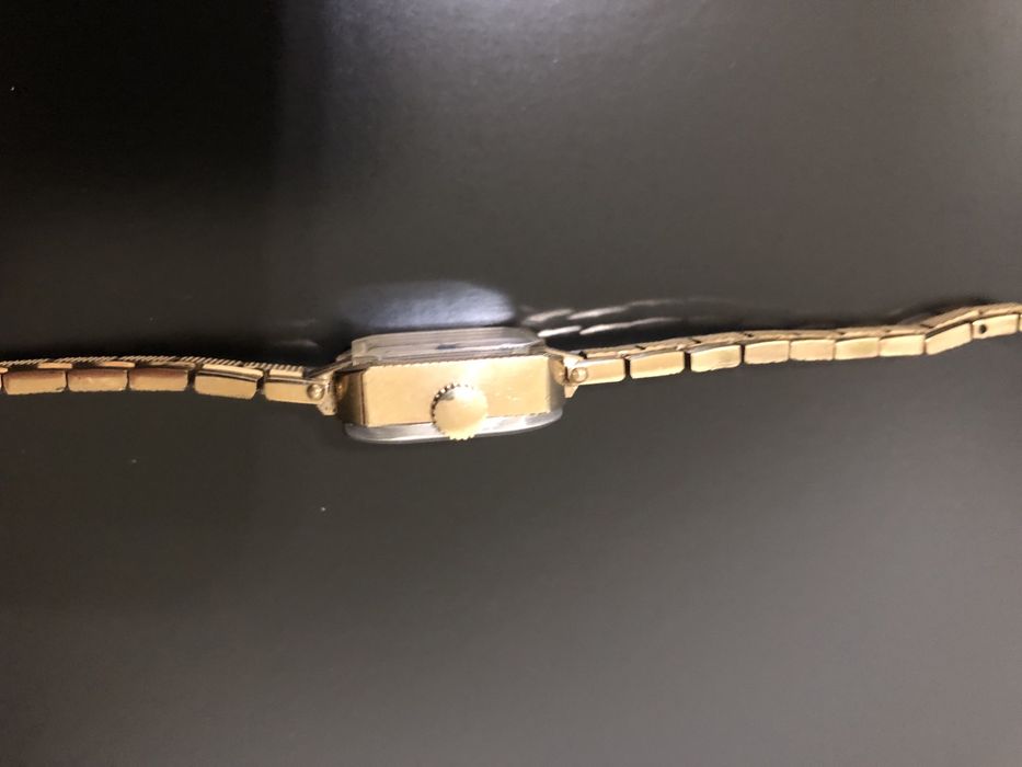 Złocony zegarek damski Łucz