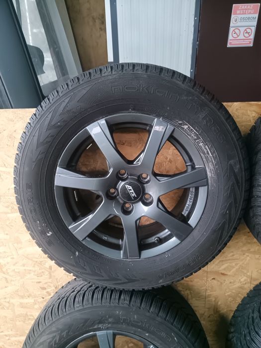 Alufelgi trafic Vivaro 5x114.3 215/70R17