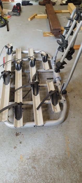 Bagażnik rowerowy Thule na 4 rowery