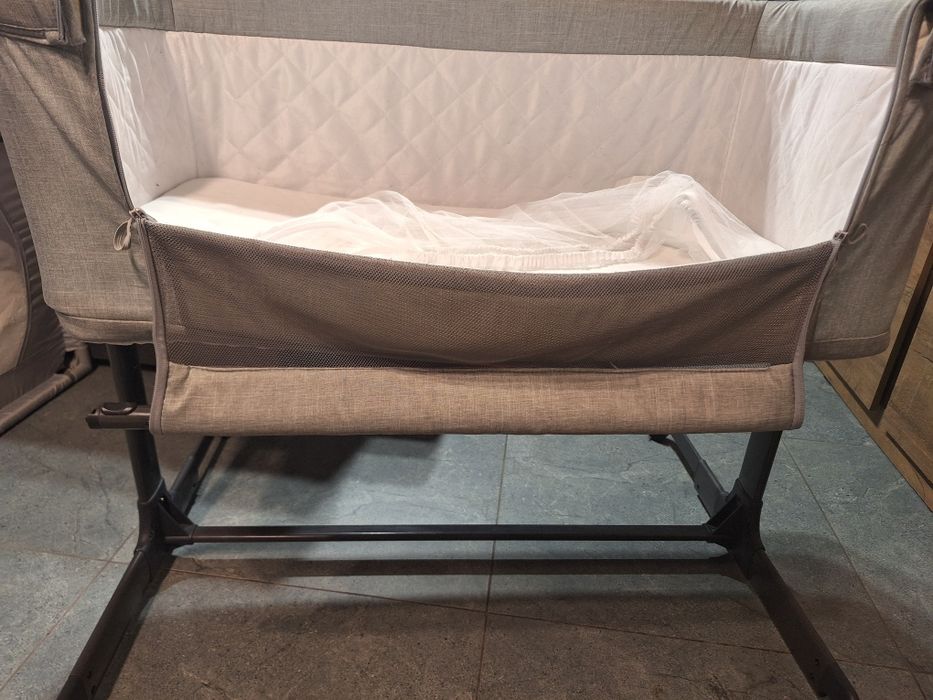 Łóżeczko turystyczne Kidwell – regulowane, z materacykiem i akcesoriam