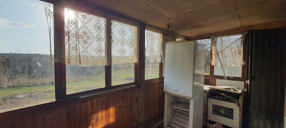 Продам дачу  возле озера с контейнерами