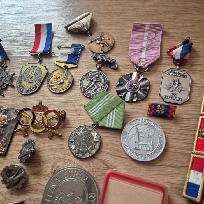 Różne stare nagrody