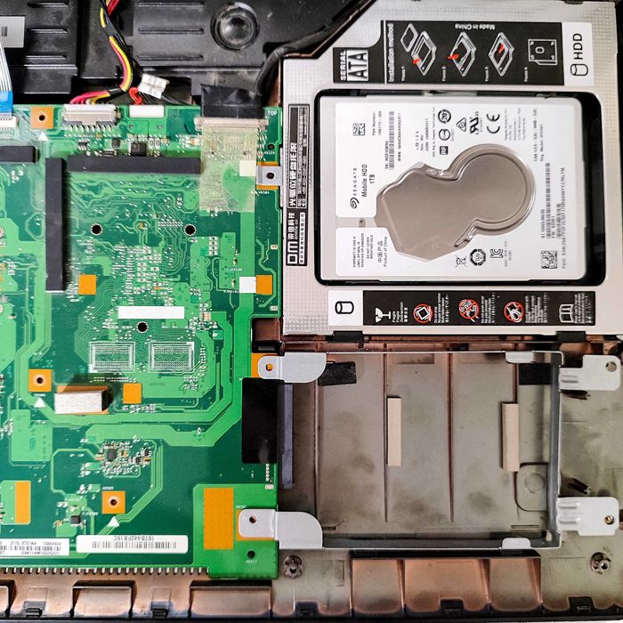 Великий ноутбук ASUS X751N (Під ремонт)