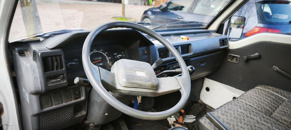 Vendo Mitsubishi L 300 carrinha em bom estado