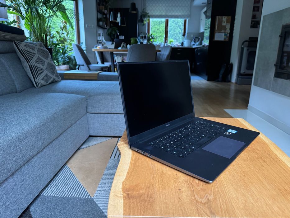 Laptop Huawei MateBook D 15  Ryzen 5  8GB RAM Dysk 256GB SSD Win 10