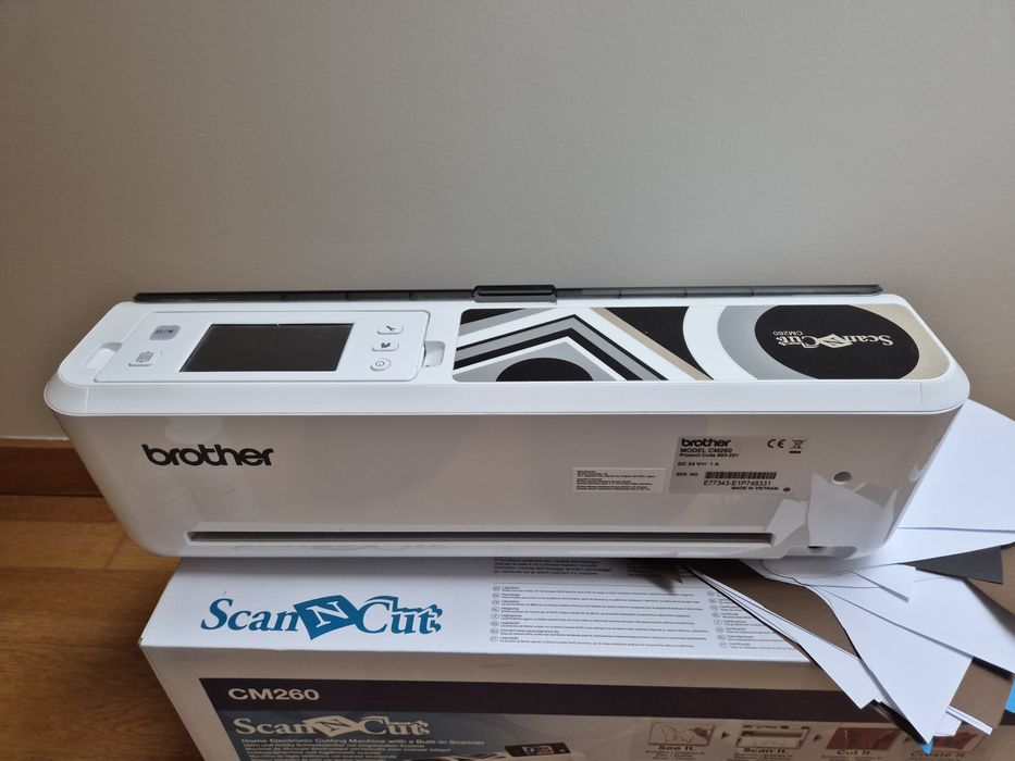Plotter tnący Brother ScanNCut CM260 – bardzo dobry stan + GRATISY