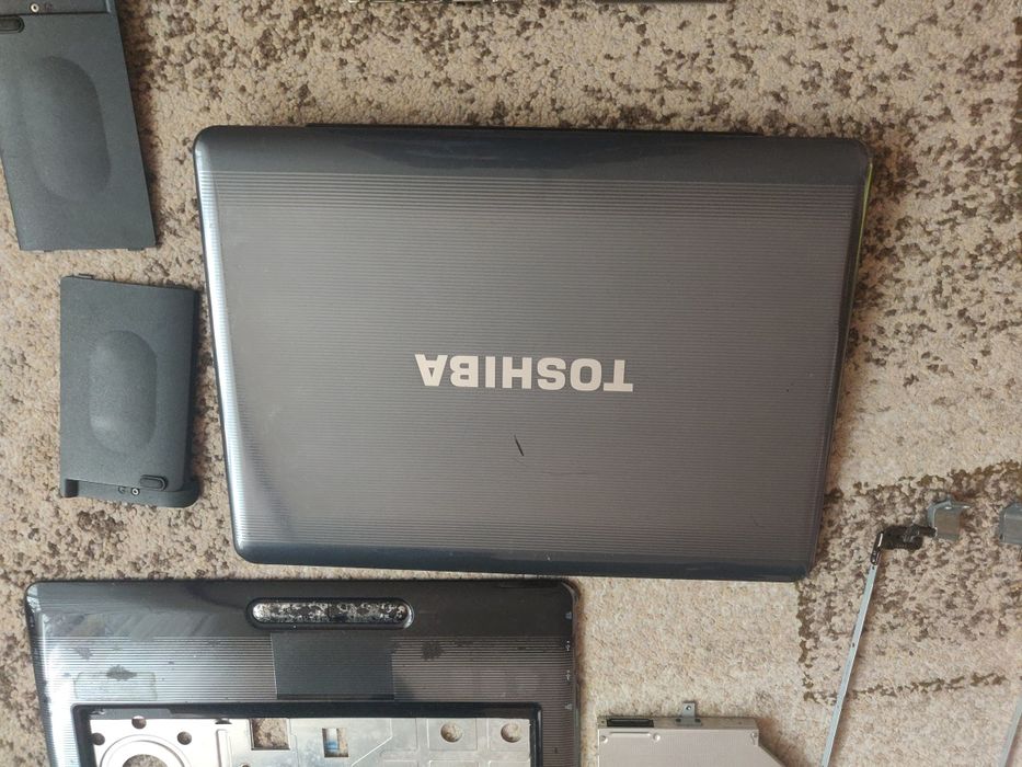 Toshiba a300, l300, części klapki, zawiasy, obudowy