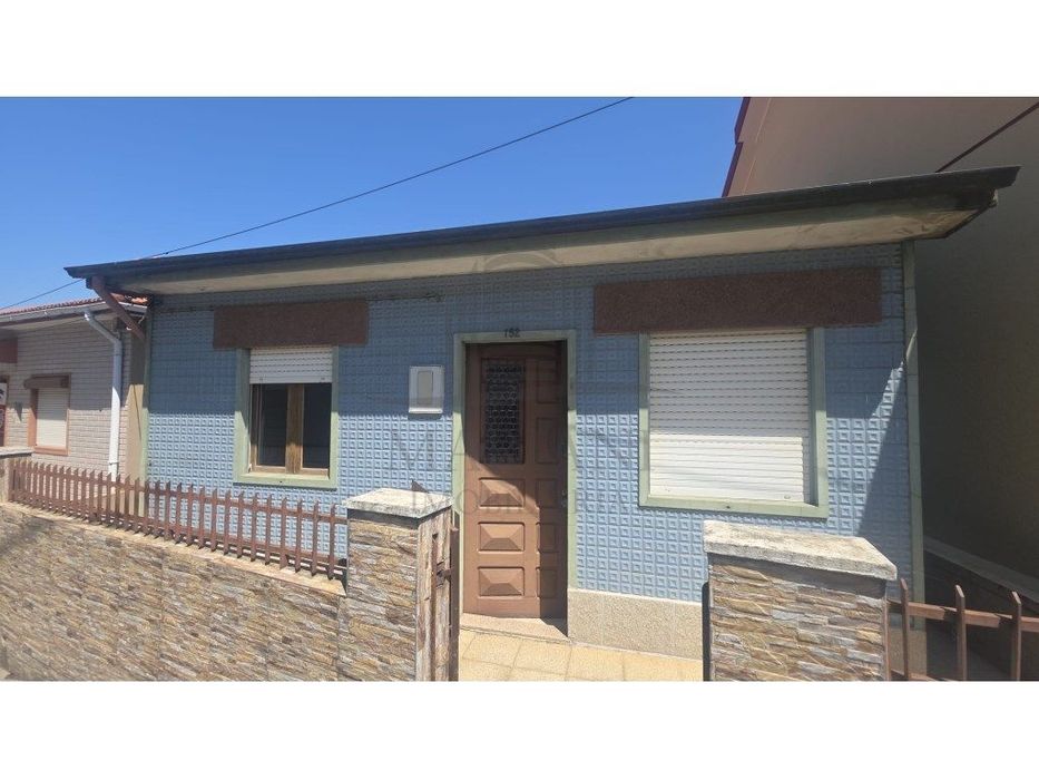 Moradia T2 + T2, em Gondomar - Oportunidade de Investimento